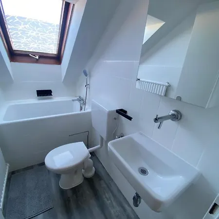 Privates neu renoviertes Zimmer in Schwaig Exterior foto